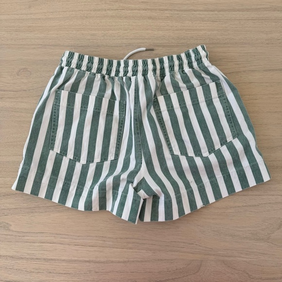 Forever 21 stripped shorts - Picture 2 of 9